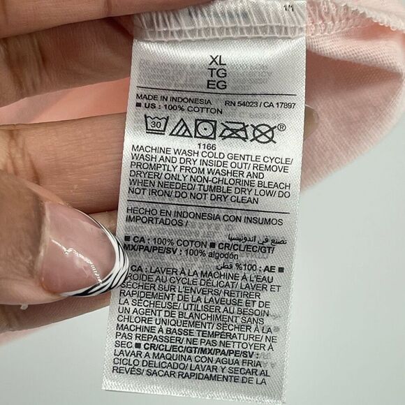 Old Navy Women’s Everywear Crewneck Short Sleeve Cotton Pink Lips Graphic Tee XL - Picture 6 of 9